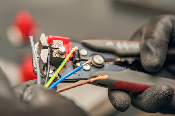 Best Affordable Emergency Electrician  in Suitland, MD